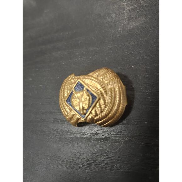 Vintage Cub Scout BSA Gold Webelos Wolf Metal Neckerchief Slide Bandana Clip - Picture 5 of 6